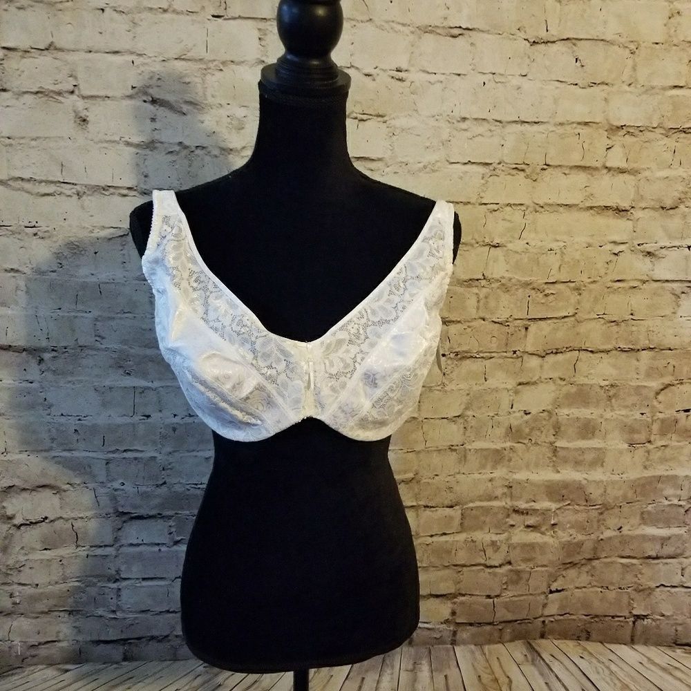 White underwire bra new with tags 42dd